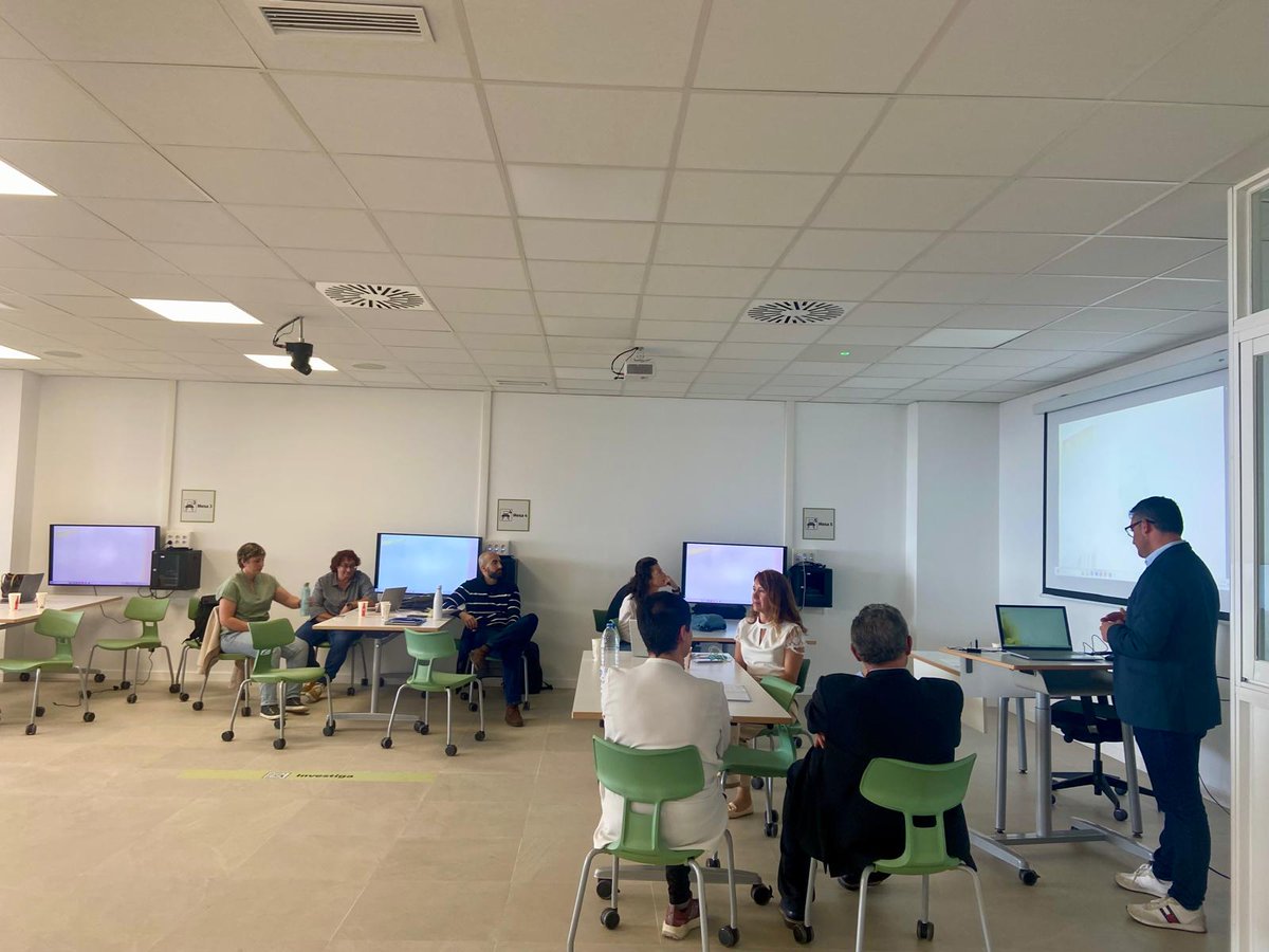 TRACCE_UGR's tweet photo. 📸 Compartimos algunos momentos de un congreso lleno de intercambio, colaboración y nuevas perspectivas sobre educación inclusiva.
Cada conversación compartida nos acerca a una educación más accesible, equitativa y humana. 💡🤝#EducaciónInclusiva #InclusiveEducation #EQuiT https://t.co/LouwsEshBO