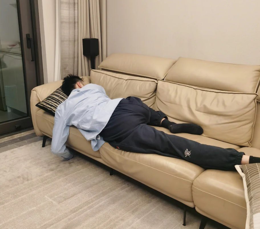 Boyc8tzw's tweet photo. 代驾的极品190车 车主已经开始贴贴了 很少玩到这样高质量的车 体验感拉满了 https://t.co/Dr4rQGr5zT