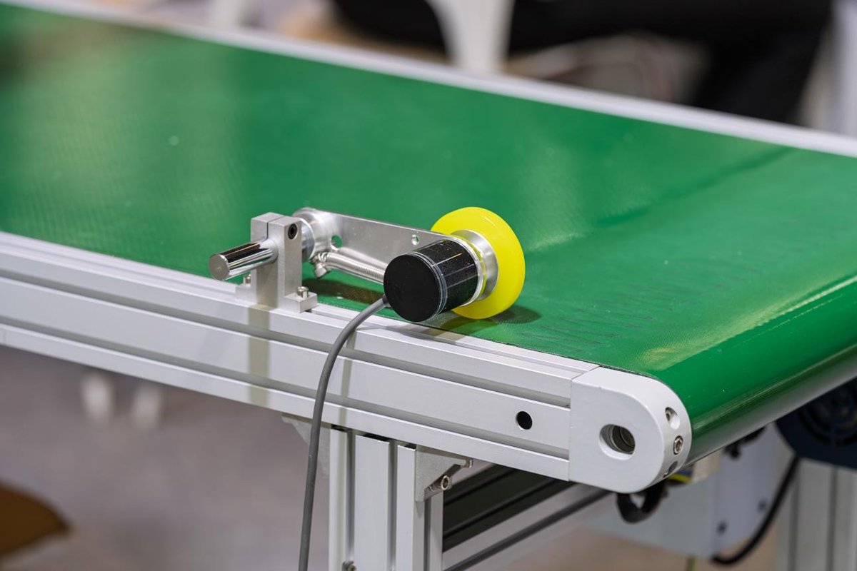 lnxion2572's tweet photo. Encoder alone doesn’t guarantee stable coding ⚙️ System sync matters: timing, vibration, and signal all affect print position. Learn more 👇
🌐 https://t.co/ju3mkMclUp
 📩 eva@gzincode.com

#incodeinkjet #encoder #industrialcoding #inkjetprinting #productionline #traceability https://t.co/FV1lqDPMV1