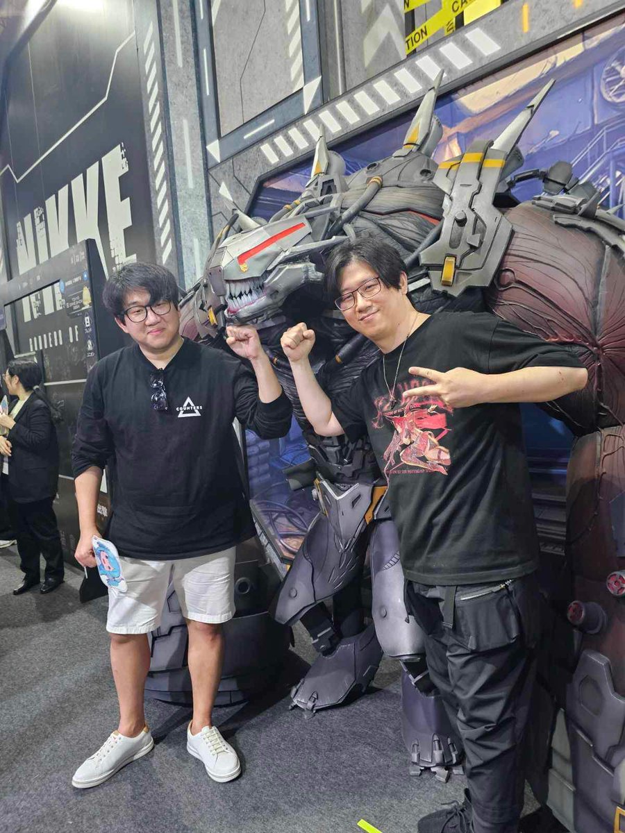 Sterling🔜MomoCon tweet media
