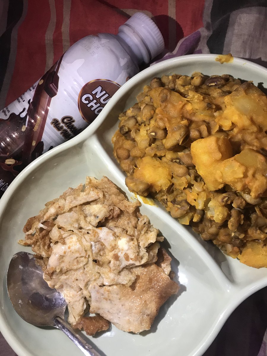 lilmsamyxo_444's tweet photo. I eat alot of weird stuffs sha.😭💔 https://t.co/Q9PNgRFB9a