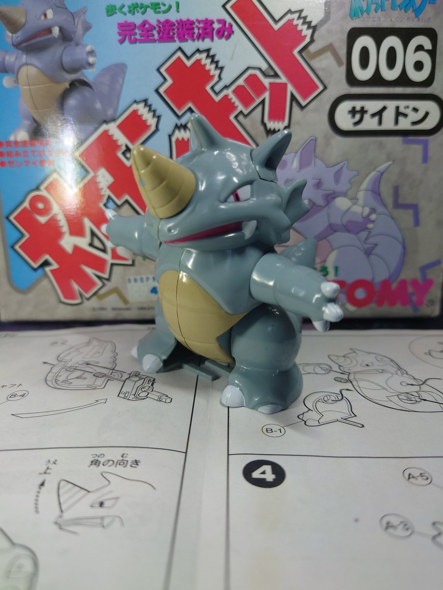 Revo_KEN's tweet photo. ポケモンキット　サイドン完成です

未開封品を見かけて買ってしまいました
定価の1.5倍くらいでしたね
幸いゼンマイも生きていまし���
この今の造形物には無いモッサリ感がいいです
ある意味当時のイラスト通りというか(笑)
何とも懐かしい気持ちにさせてもらいました⋯ https://t.co/AuV1pCXQAb