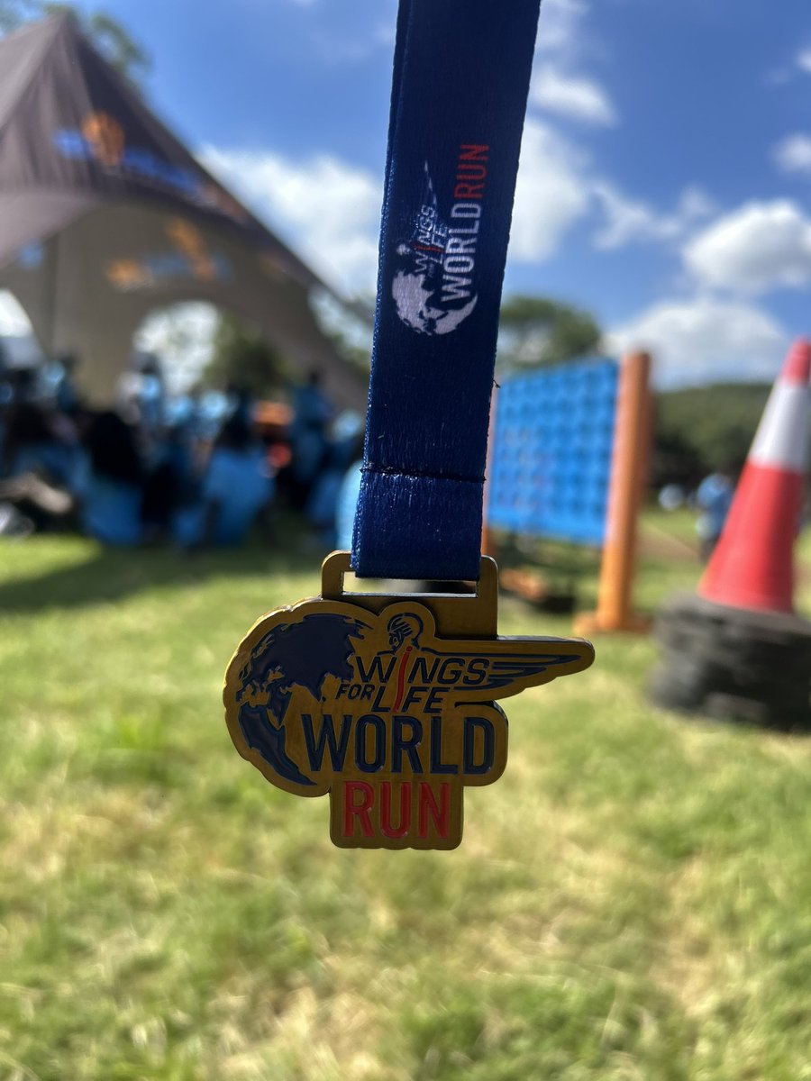 __tichi__'s tweet photo. Medal chasing with Wings of Life World Run.  This one was pure vibes. 

The catcher car caught me at almost 7km. https://t.co/HW9PYY4gAL