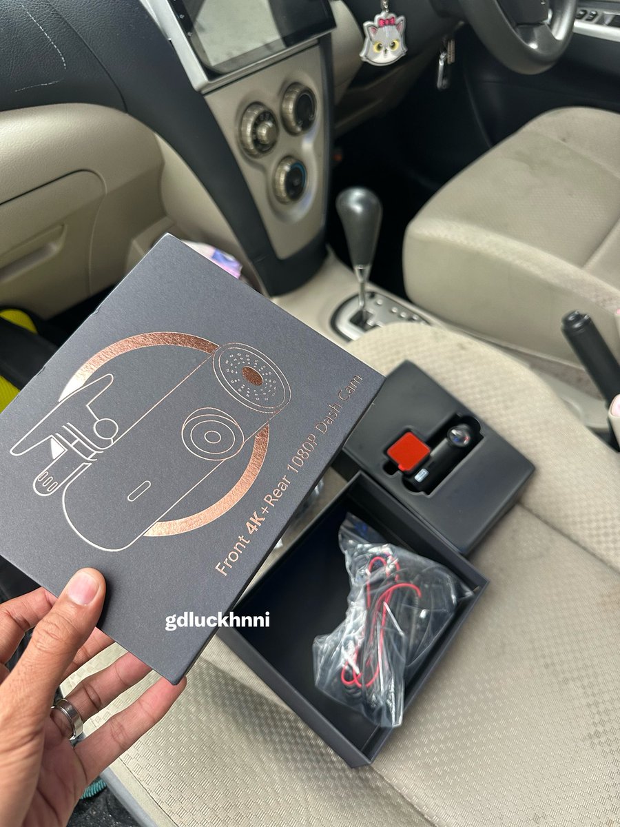 gdluckdearself's tweet photo. Warga Setapak KL, suami saya buat part time pasang dashcam kereta. Korang yang dah ada dashcam tapi tak tahu nak pasang. Boleh cari suami saya. Korang tolong share post ni, bagi ramai lagi yang tahu. Tq korang.￼ https://t.co/nT4gfJ6dmG
