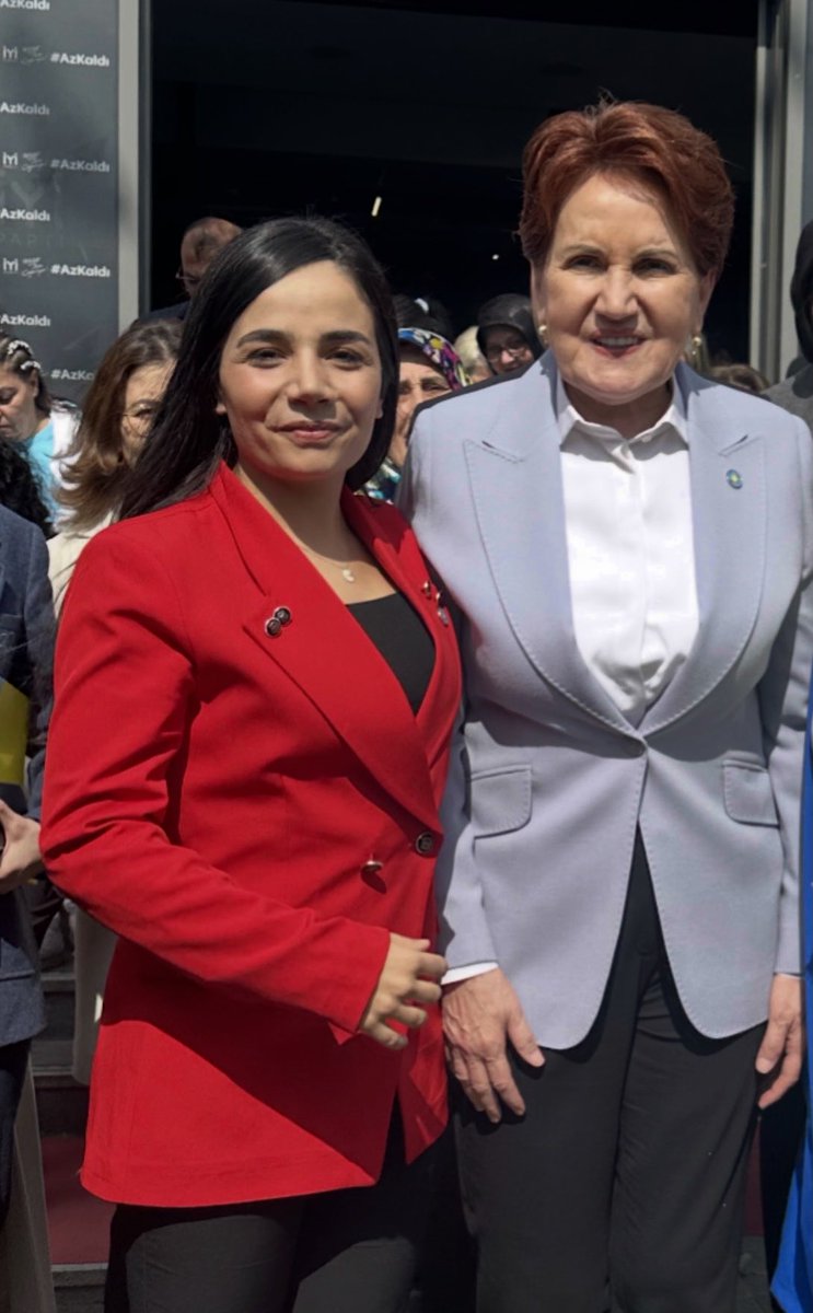 emelsevim63's tweet photo. Kurucu Genel Başkanım @meral_aksener ve Kadın Politikaları Başkanım @KevserOfluoglu ile hatıralarımız. 

Hepimiz Türkiye İYİ olsun, güneş çocuklarımızın üzerine daha parlak doğsun diye mücadele eden partimizin emektar anneleriyiz. 

@iyipartiurfa @iyipartikashbsk @aefakibaba https://t.co/LaYMJI5FIU