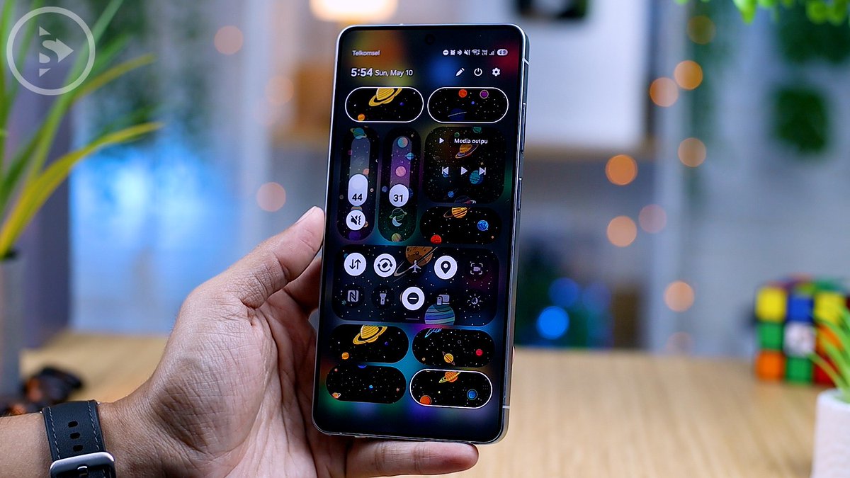 santertainment's tweet photo. HP Samsung kini semakin fleksibel dalam hal kustomisasi.🤩

Di video ini, kita akan membagikan tips untuk mengubah tampilan Quick Panel One UI 8.5 agar terlihat lebih estetik,  dan lebih nyaman digunakan sehari-hari.✨

Cek tips lengkapnya disini:📲
https://t.co/c0Ks8TJZkr https://t.co/AxmyMeWEU7