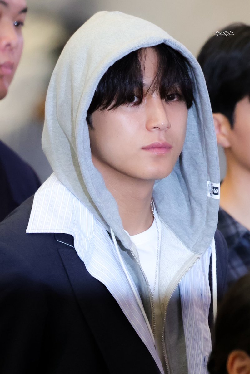 𝘚𝘱𝘰𝘵𝘭𝘪𝘨𝘩𝘵 tweet media