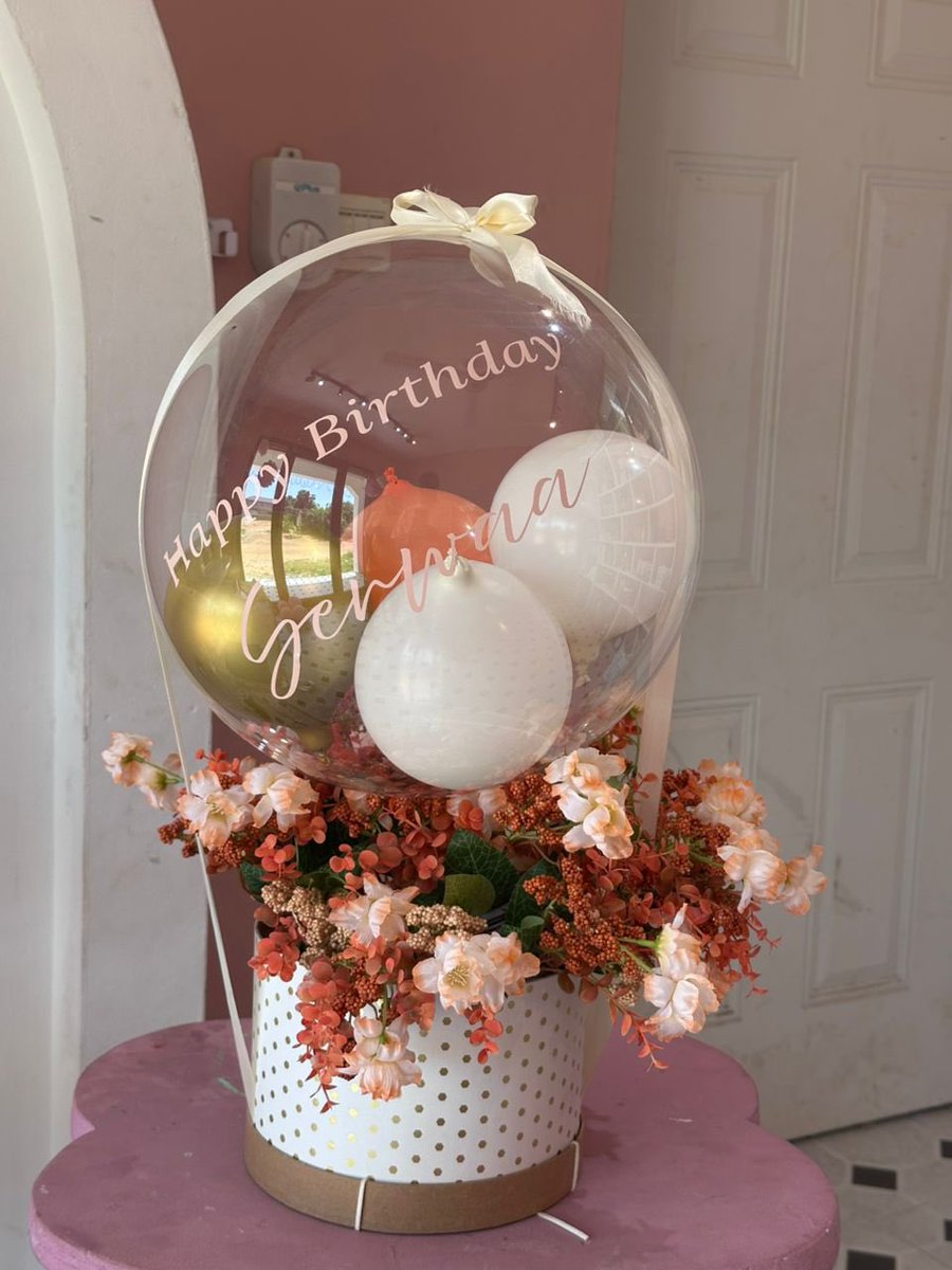 Lewan_____'s tweet photo. For  stunning balloon  and floral decor for all events contact  *LunaAir Balloons*
They specialize in corporate events, weddings, birthdays, and custom bouquets tailored to your vision and many more. 
Call or WhatsApp   0247319949 for booking. Or visit their socials 
@Lunaair_balloons_gh