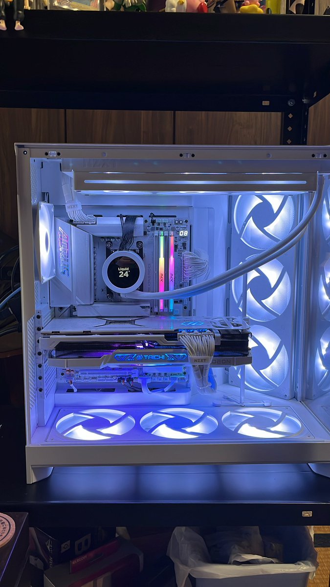 PC暗黒面の導き 日頃から卿の動画で自作PCを学んでいて、その中で見た