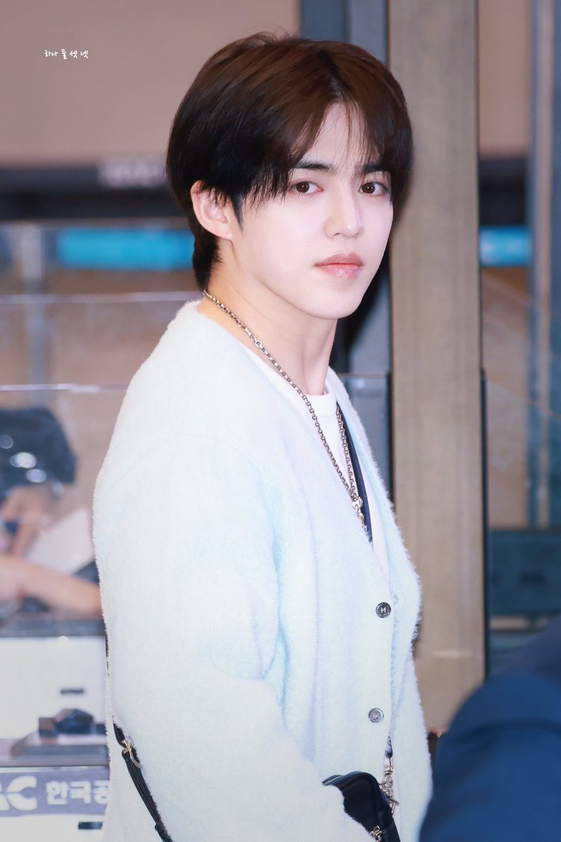 #에스쿱스 #SCOUPS
#SEVENTEEN  #최승철 #승철
#세븐틴 #崔胜澈

260511 김포 출국