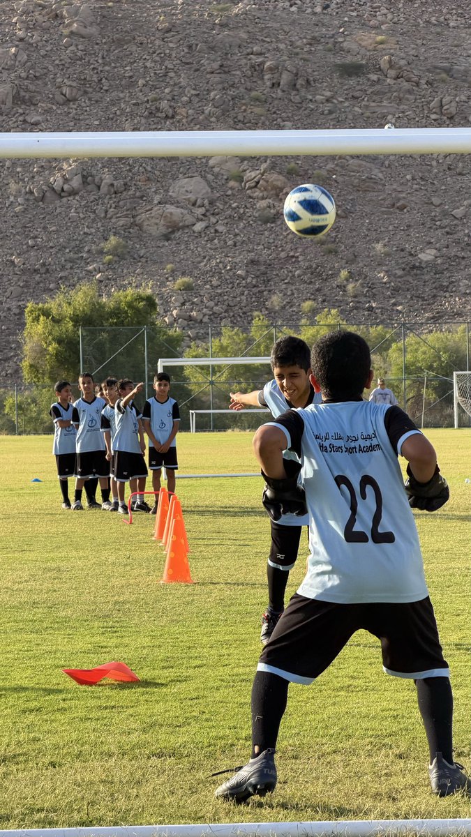 Bahla_Stars's tweet photo. ارتقِ عاليًا… وحلّق نحو أحلامك، فسماء النجاح لا حدود لها. ✨⚽️

أكاديمية نجوم بهلاء على ملعب نادي بهلاء 🏟️ https://t.co/yiaEkeGaMF