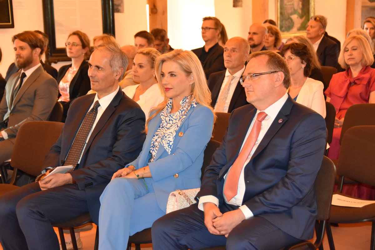 Italy in Slovakia tweet media
