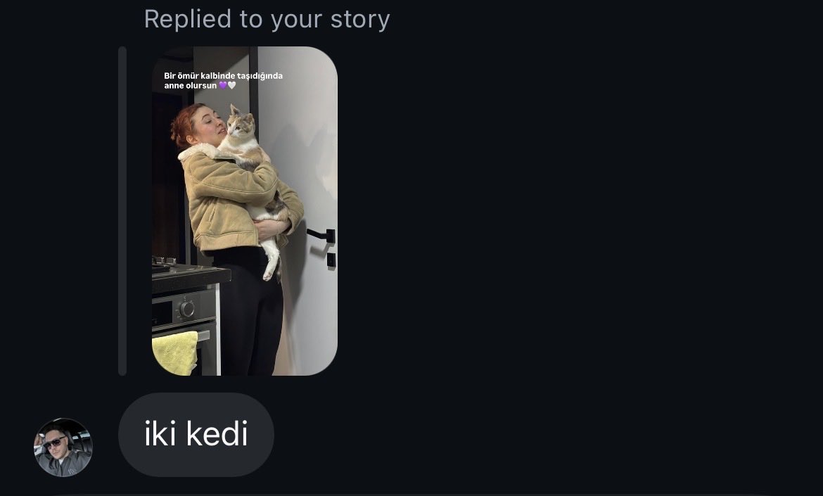 senailkim's tweet photo. Sence ben kedi olabilir miyim bi düşün bakalım.. https://t.co/J4In8kKLx3
