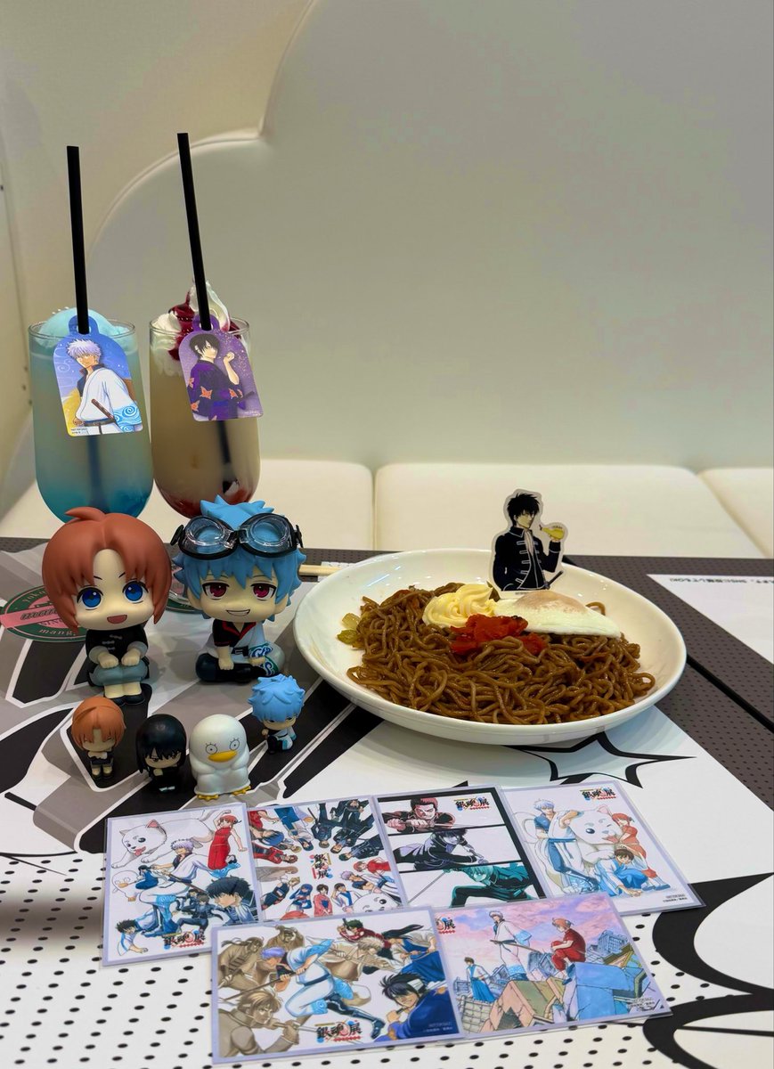 sima773s's tweet photo. 何度思い出しても楽しかった銀魂展
コラボカフェもう1回行きたいしスタンプラリー先の施設の人達みんな優しいし街は綺麗だし最高だった。
そんでエレベーター上行ったら閉まる扉から高杉出てきて笑った https://t.co/6lhY1fB9su