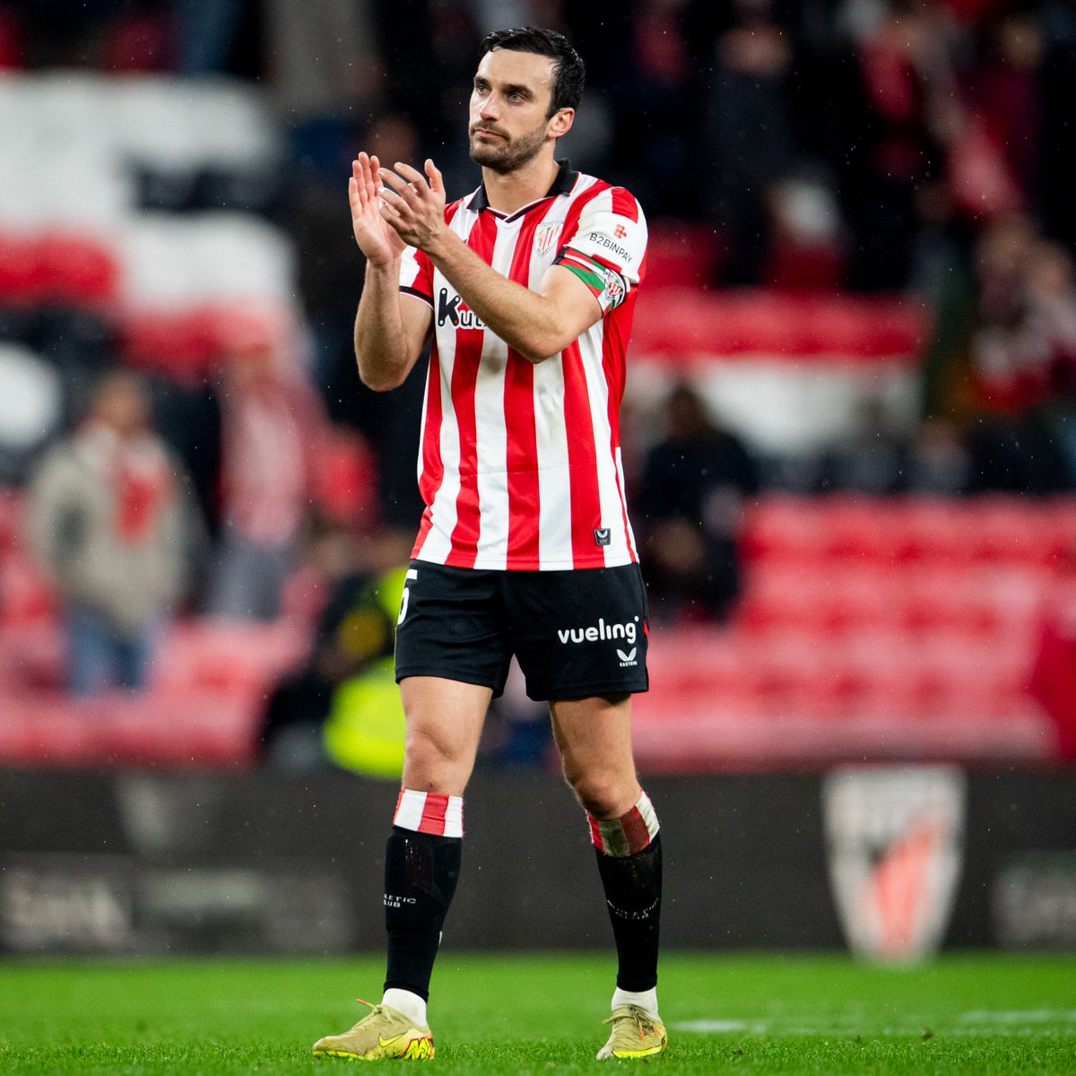athletic_eus's tweet photo. 🔚 Iñigo Lekuek futbola utziko du denboraldia amaitzerakoan.  

Deustuarra futbol profesionaletik erretiratuko da Athleticeko One Club Man gisa, bere bizitzako taldean 11 urte bete ondoren.

Lekua aurkitzen. Lekua egiten. Lekua betetzen. Lekue izaten. 

❤️ Eskerrik asko, Lekue!