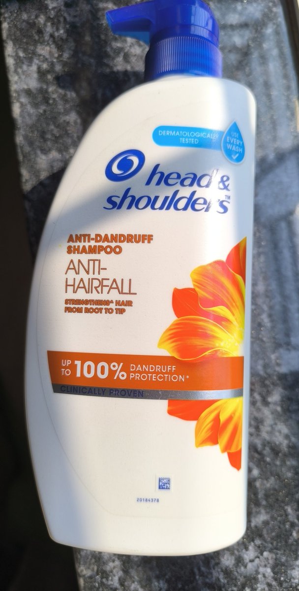 SapRis11's tweet photo. @JioMart_Support MRP of Head n Shoulder shampoo shown as ₹1098 in jiomart app. Actual MRP of product is ₹999. There was a 5O% discount offer.  I should get a refund of ₹50

Order ID: JM6A01937B014436ED04
Order date: 11 May https://t.co/X8RcArsMsx