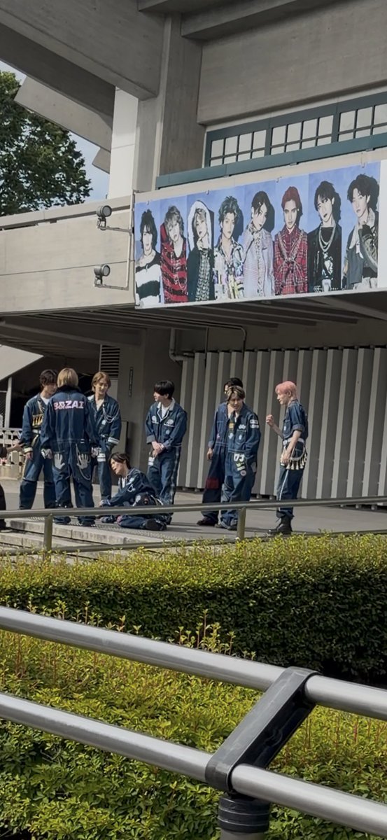 aha_zone's tweet photo. #B&amp;ZAI #バンザイ
て何奴？知らんけど警備がウザい https://t.co/swgR87Xqur