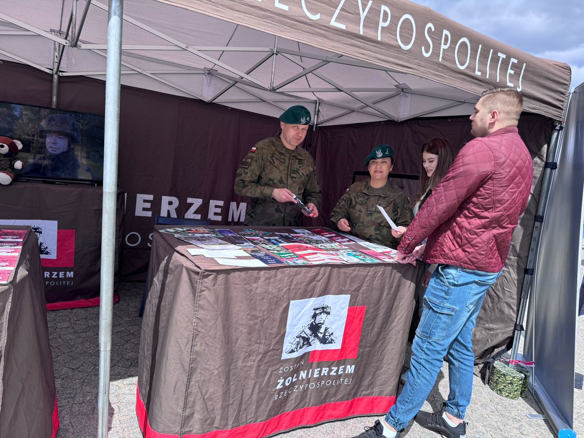 WCR_Biala_Podl's tweet photo. 🇵🇱🪖 Dziękujemy za wczorajsze spotkanie podczas obchodów Święta 3️⃣4️⃣ Pułku Piechoty i Pikniku Wojskowego w Białej Podlaskiej!Dziękujemy za rozmowy, odwiedziny i świetną atmosferę 🙌🔥#WojskoPolskie #34PP #WCRBialaPodlaska #BiałaPodlaska https://t.co/6rMVG2UhuM