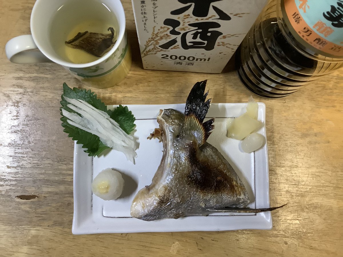 thebarlink's tweet photo. 20260511《先週のお楽しみ音声snsライブ料理》
https://t.co/k4keLqZ8wB
01枚目「鰻重」※春の土用
07枚目「カンパチのカマ塩焼き」
18枚目「湯葉とエノキの握り」
19枚目「焼きタケノコ」
#先週のお楽しみライブ料理 https://t.co/V1zMPZIaOR