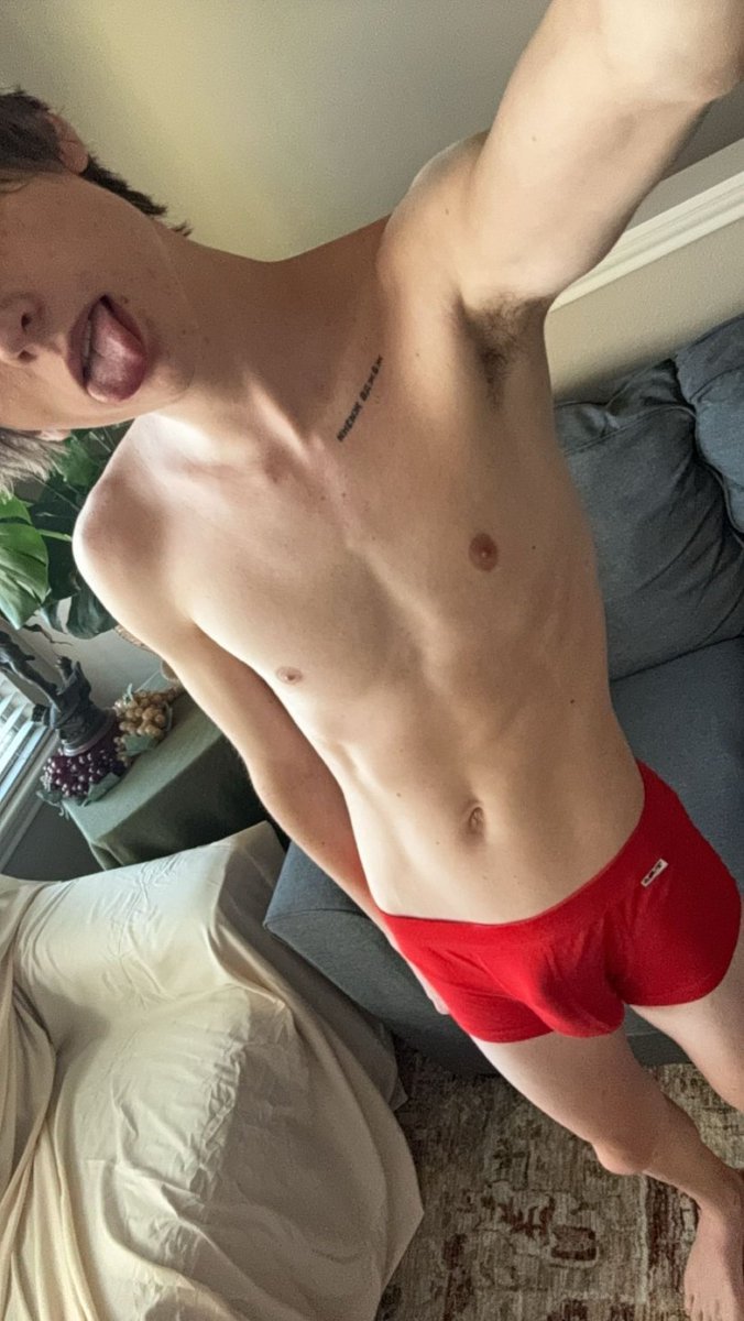 itzc0nnor's tweet photo. make me hard🙈 https://t.co/ebl2LG6e2F