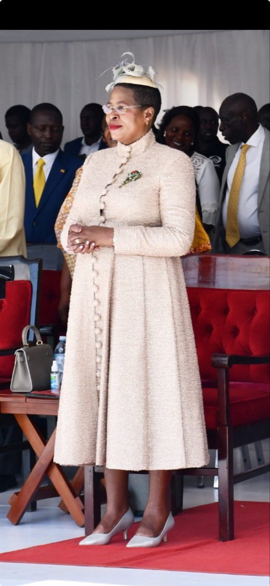 roxie_ug's tweet photo. It’s going to be fire when Muhoozi finds out about the price of her dresses 😂🙌 https://t.co/kRNJUEy39M