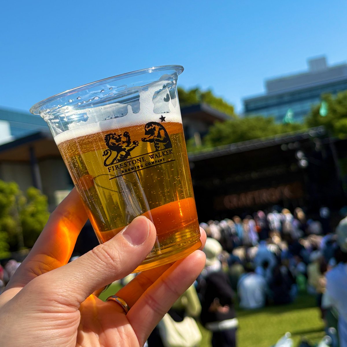 _tsukat's tweet photo. 夏を先取りと言ったところでしたね。
行きたいと言っているだけだったけど
今年はようやく行きま���た🍻
#クラフトロックフェス https://t.co/b6MZjTDImR