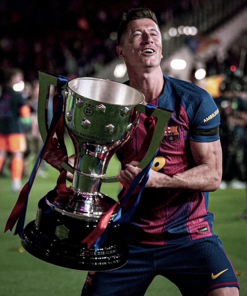akatuki_v's tweet photo. my goat💙❤️🤜🤛
#Barcelona #champion
#visca #football #rl9 #lewandowski https://t.co/4EfMmXqc9Y