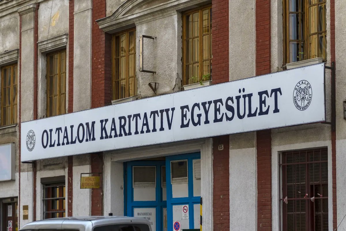 Oltalom Karitatív E tweet media