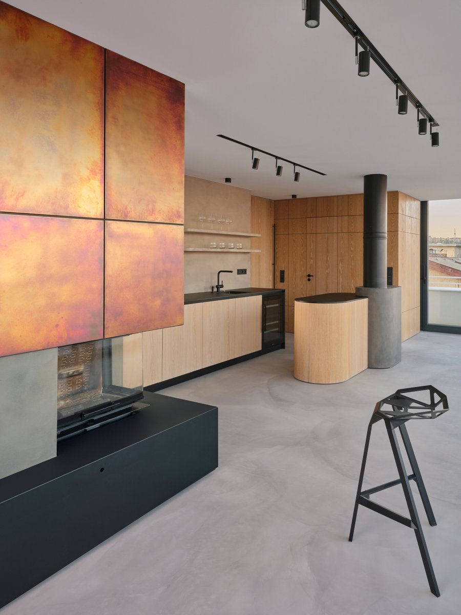Interior_es's tweet photo. The Czech studio #Tunicate renovated this #rationalist #house not as a piece to be preserved intact, but as a space able to evolve with contemporary living without losing its essence.
-> Photos: BoysPlayNice
-> https://t.co/0fdwRmLo2D
-> #architecture #interiors #CzechRepublic https://t.co/Rt9CKXK9Tt
