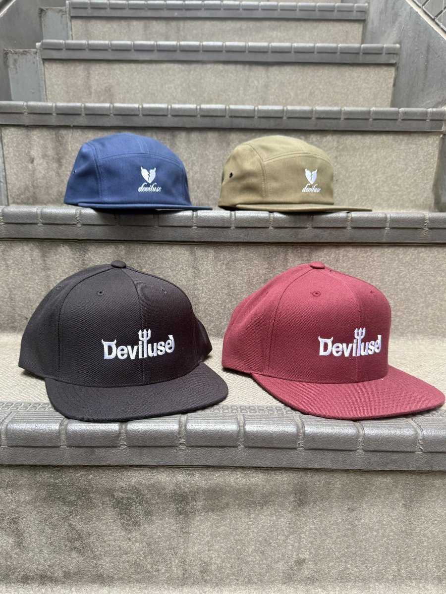 deviluse Flag Store tweet media