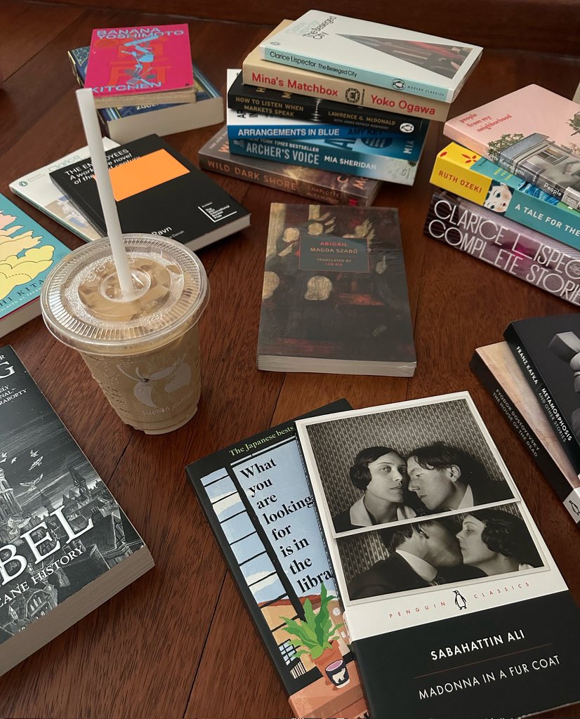 elsadariaa's tweet photo. i’m deeply obsessed with reading https://t.co/6fqgFmXhMo