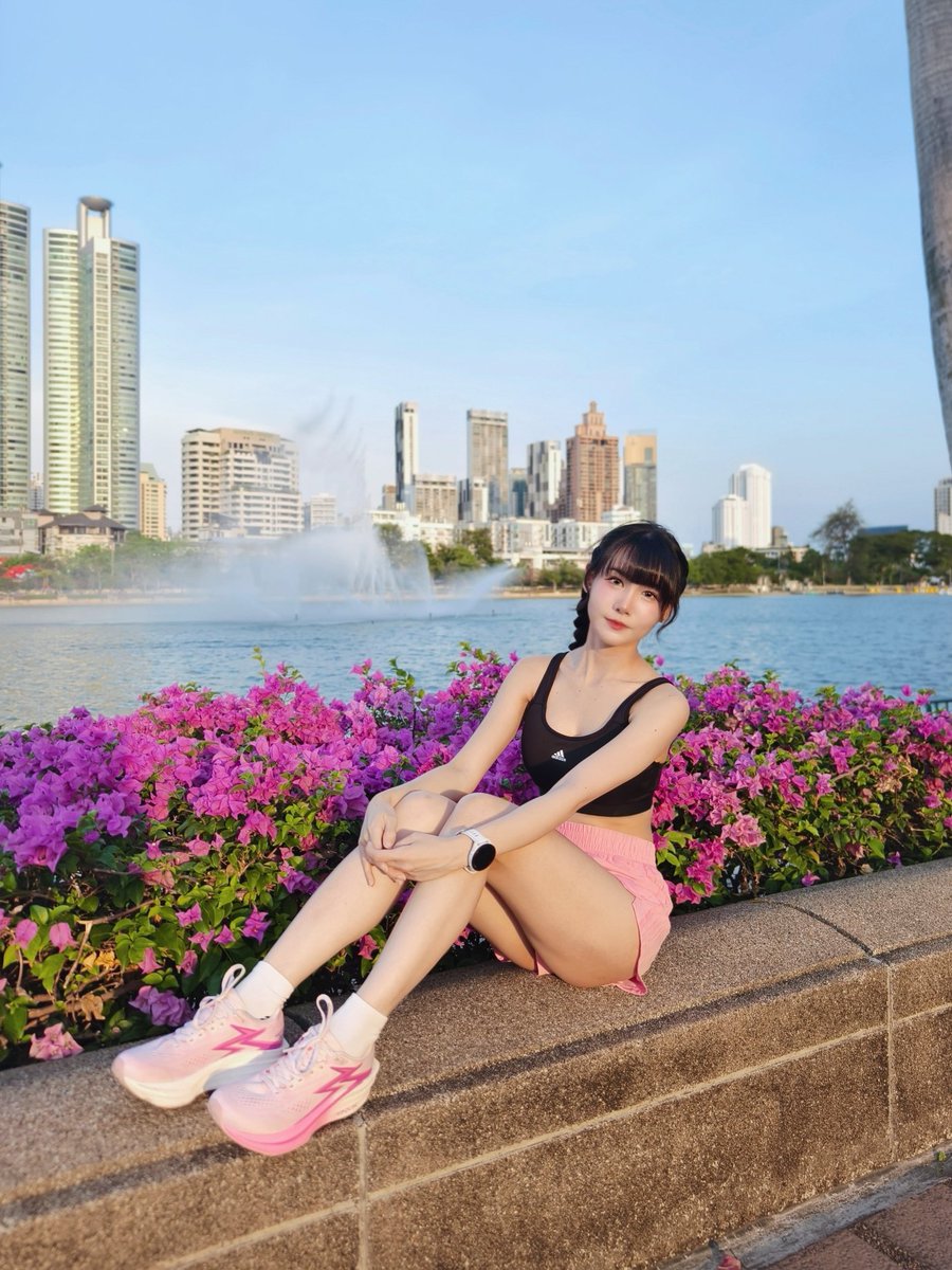 somsomwrs's tweet photo. 🌸👟 https://t.co/2ffTeroU6L