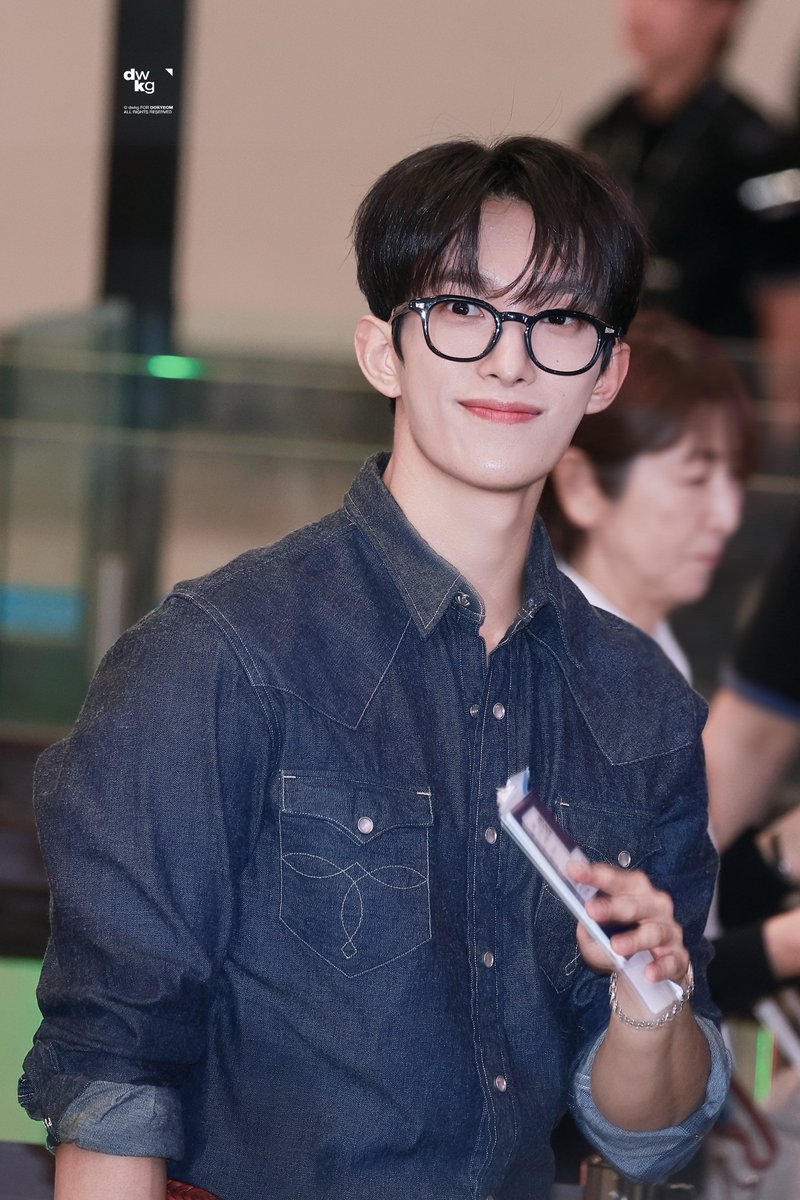 dwkg0218's tweet photo. 260511

#도겸 #이석민 #ドギョム #DOKYEOM 
#세븐틴 #SEVENTEEN https://t.co/KrAljVrPKu