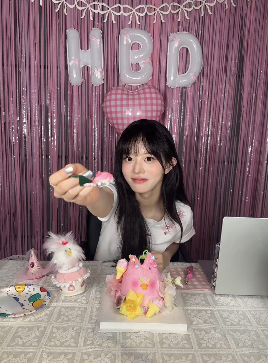 🍰 tweet media
