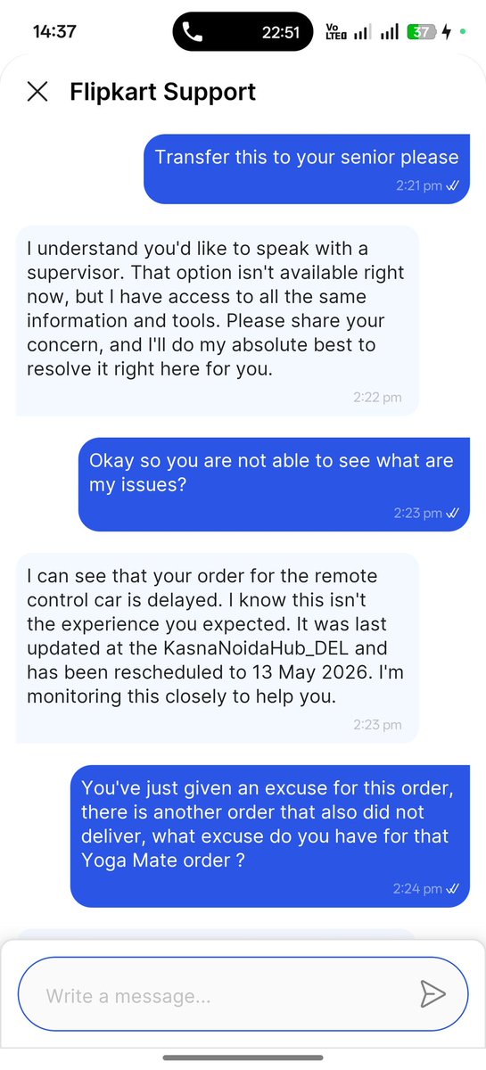 ShaktiSamikaran's tweet photo. Asked Flipkart support a simple delivery question and Zeenat still couldn’t understand plain English. The replies were completely irrelevant and honestly lower IQ than most chatbots.
Let’s see if @Flipkart @flipkartsupport Twitter support is any better. https://t.co/TsNtJ9hcY3