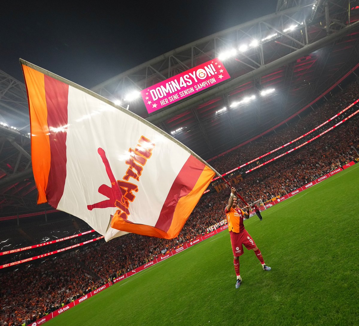 ultrAslan tweet media