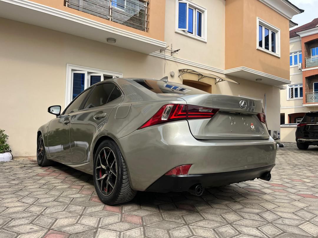 Lagos Mainland Car Plug 😁🚗🚙 tweet media
