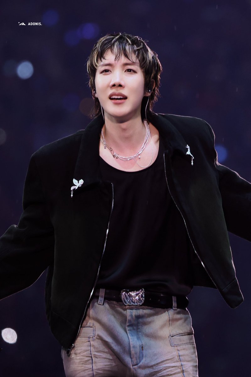 Adonis_Hoseok's tweet photo. 260510 BTS WORLD TOUR ‘ARIRANG’ in MEXICO D3

#제이홉 #정호석 
#JHOPE #ジェイホープ @BTS_twt https://t.co/hnLVPUW7EC