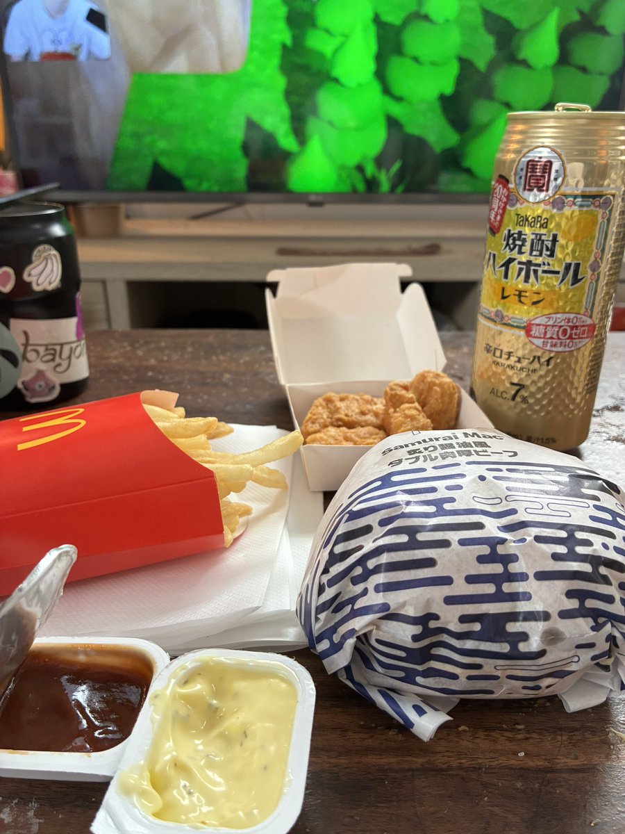 pi__pom's tweet photo. ドカ食いして寝てた　気持ちいい https://t.co/OFwApZsYyb