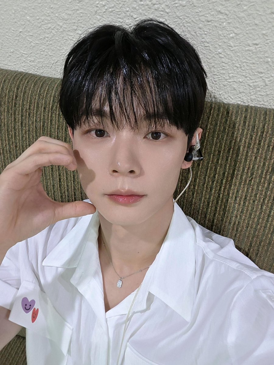현 tweet media