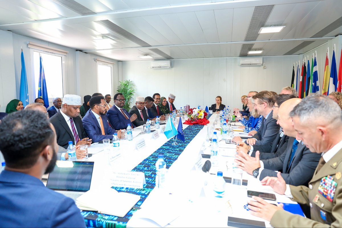 EU_in_Somalia's tweet photo. EU Ambassador @francescaDM_EU co-chaired the 🇪🇺🇸🇴 Partnership Dialogue with DPM @SalahJama, alongside 🇧🇪🇩🇰🇩🇪🇪🇸🇮🇹🇳🇱🇵🇱🇫🇮🇸🇪. Discussions covered nat'l dialogue &amp; elections, peace, stability &amp; security transition, migration &amp; mobility, econ. dev., business env. &amp; Global Gateway. https://t.co/x4wfBTfcM5