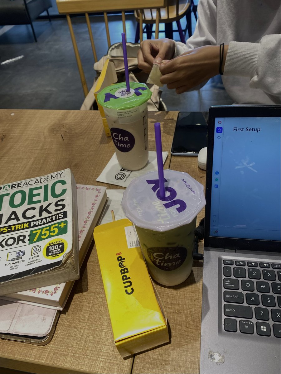 studnay_'s tweet photo. study date sama temen aku wohoho👩🏻‍💻 https://t.co/aRZko6tZgF