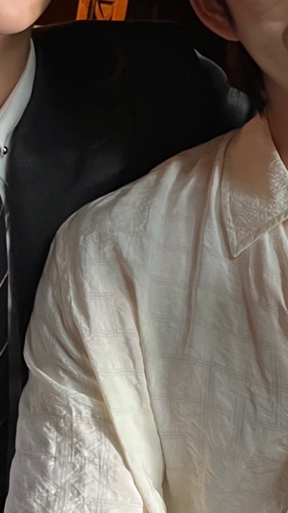 THE WAY WE KEEP GETTING CRUMBS?!? 
I LOVE IT 😳🤭

MY ROMEMOK!!! 

#WilliamEst