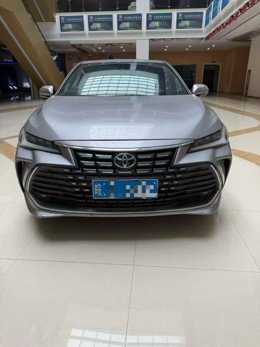 2022 Toyota Avalon with a low milage to your door step 34M Naira