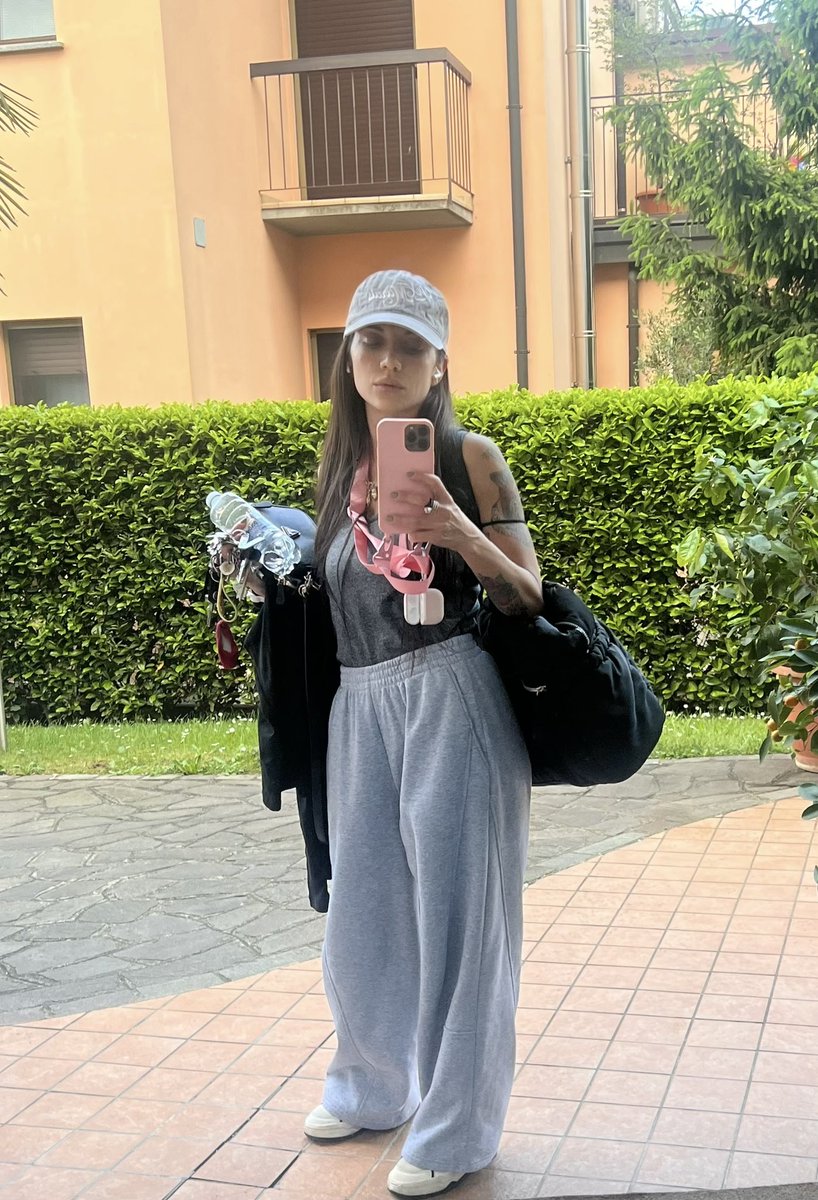 vanessa tweet media