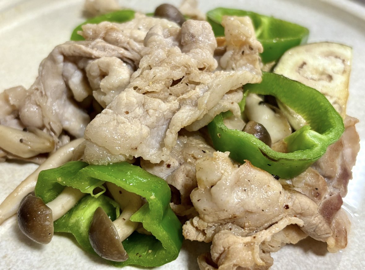 これはただの野菜炒め🍆