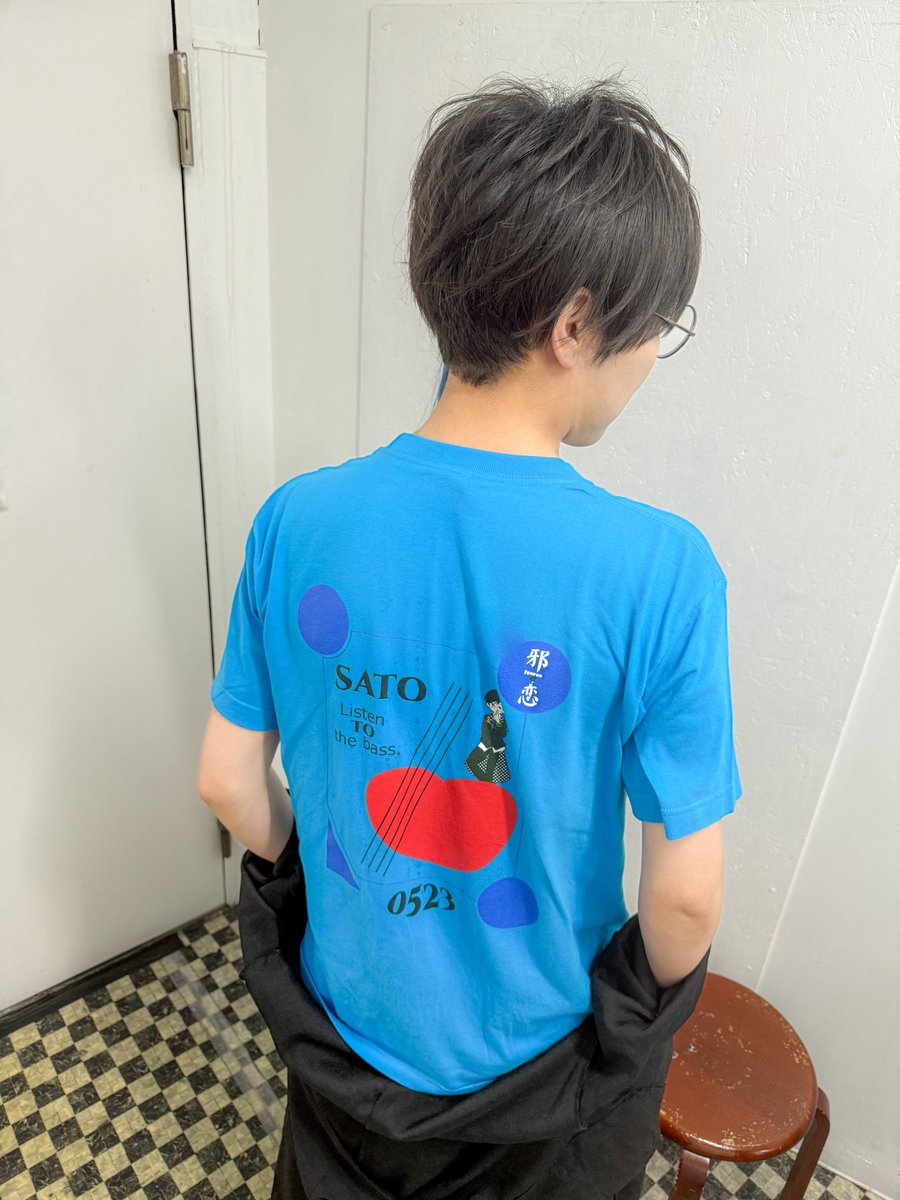 jyaren_official's tweet photo. 👕sato生誕記念Tシャツ販売👕

💰3,500円(送料込み)
サイズ→S.Ｍ.L他選択あり
⭐︎前面プリントかバックプリントの指定可能
sato着用はサイズＭ

購入希望の方がいましたらDMにて✉️ https://t.co/2VweZTXC6Z