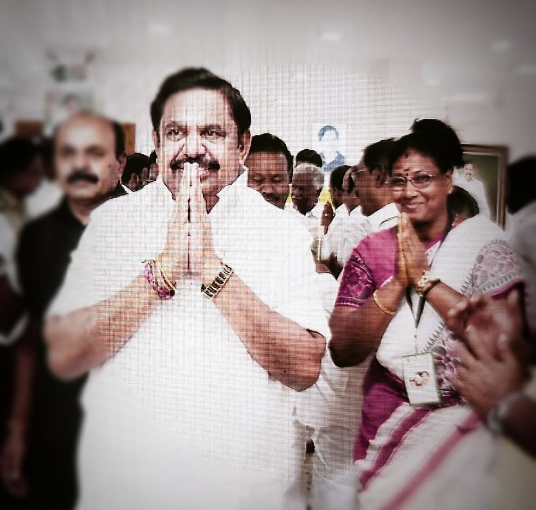 RJAYAPRADHA6973's tweet photo. மரியாதை என்பது கொடுப்பவரின் தரத்தைப் பொறுத்தது. நாங்கள் தருகிறோம் என்றால் அது எங்கள் வளர்ப்பு; நீங்கள் மறுக்கிறீர்கள் என்றால் அது உங்கள் குணம்."
​"பணிவு என்பது பலவீனம் அல்ல, அது பண்பட்ட மனிதனின் அடையாளம். 
​"எதிரிக்கும் மரியாதை தருவது தான்  எடப்பாடியார் கற்றுத்தந்த பாடம். https://t.co/3WErYe37tC