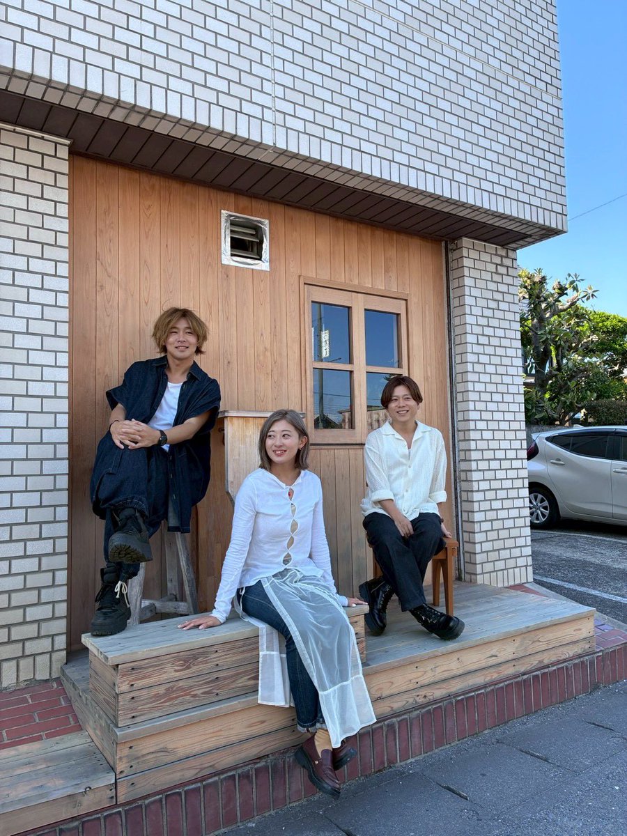 isoyama_jun's tweet photo. 茨城トヨタさんのアーティスト応援プロジェクトでご一緒させていただいている安達勇人くん(@yutoadachi )と、福島清香ちゃん(@SeikaMoka )と初集結！

笠間の桧佐陶工房でろくろ体験をして、そのあと安達くんのお店で座談会😌

なかなかゆっくり話す機会ないから、いろいろ想いが聞けて良かった。

個人的に２度目のろくろ体験も楽しかった！全部で５つ作ったんだけど、写真のを作るのに集中し過ぎて、ちょっと疲れたw

どこかに飾っていただけるかもとのことです✨

安達くんのお店では、モンブランもいただきました！栗をふんだんに使っているそうで、栗！って感じで美味しかった！
ごちそうさまでした！！

今日はもちろん、今日の日を迎えるまでの準備の日々など、茨城トヨタのみなさん本当にありがとうございました！
おかげで楽しく過ごせました！
ありがとうございました！！

これから茨城トヨタのみなさんと、そして２人ともいろんなイベントをやっていくかもしれません！
お楽しみに🚗