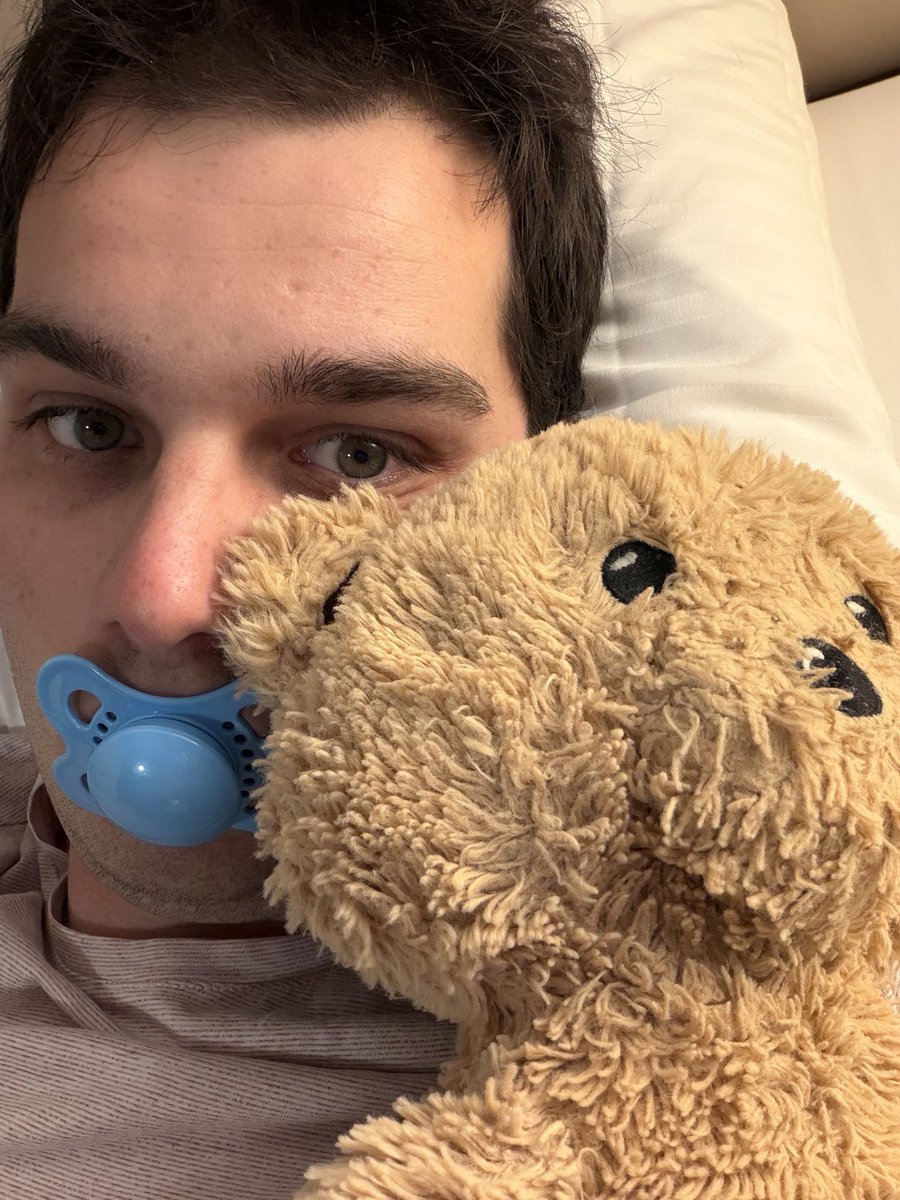 lulukulott's tweet photo. This is me and my teddy https://t.co/HhI9jv8WSL